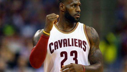  詹姆斯轰下赛季新高得分率队逆转取胜