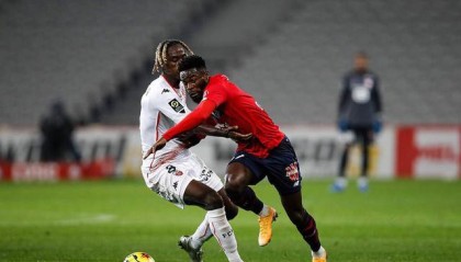  布雷斯特vs里尔延期风波，极端天气引争议  