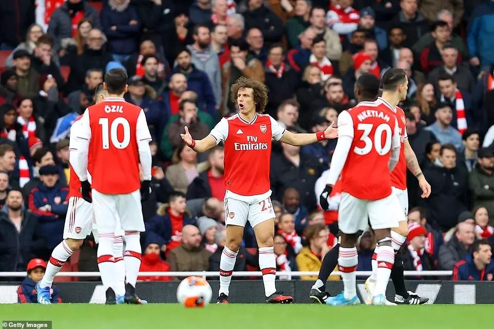  阿森纳完胜埃弗顿萨卡双响剑指联赛前三  