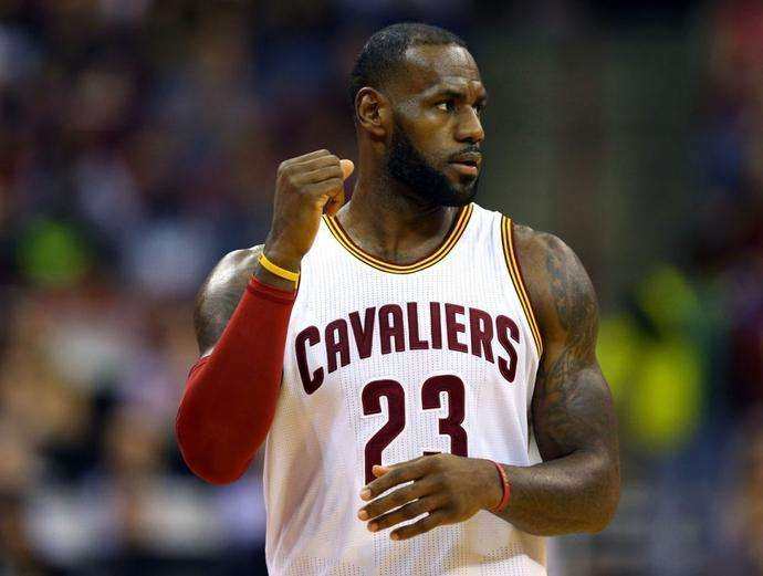  詹姆斯轰下赛季新高得分率队逆转取胜